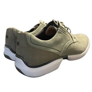 Rockport Total Motion. Size 11. Light green color. Cushion and flexible support